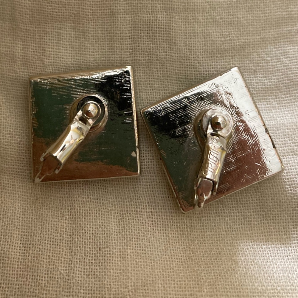 Trifari Vintage Clip on Earrings with Black &‎ Clear Stones - Picture 5 of 6